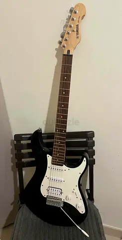 Yamaha EG-112c Electric Guitar