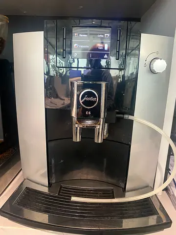 Jura E6 Fully Automatic Coffee Machine