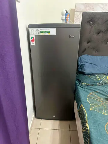 Single-door Refrigerator 183L – Silver Finish, Good Working Condition like new