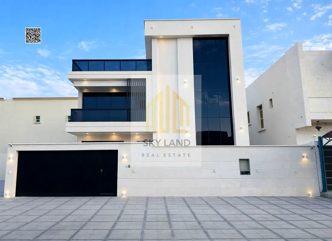 Luxury villa including water, electricity, and air conditioning. Prime location. Freehold ownership. Negotiable before purchase.