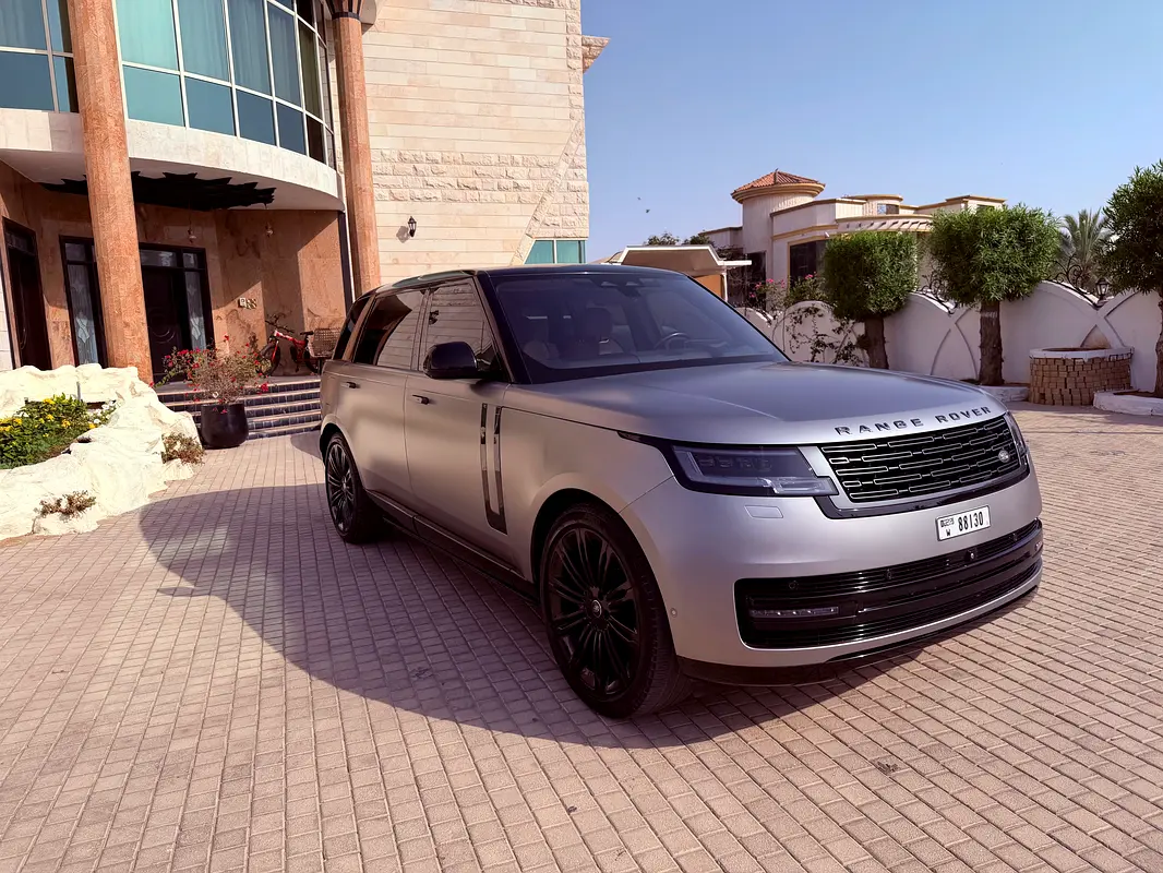 Land Rover Range Rover 2023 — photo 1 of 7