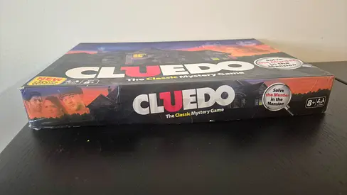 Cluedo (Clue) Classic Mystery Board Game - Complete Box