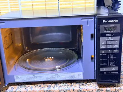 Panasonic Solo Microwave with Turntable - Good Working Condition