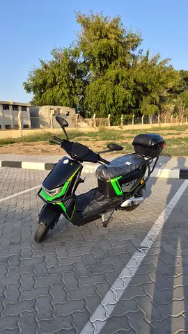 Electric Scooter with Top Box - Good Condition