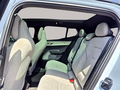 صورة 12 لـ 2025 Volvo EX30