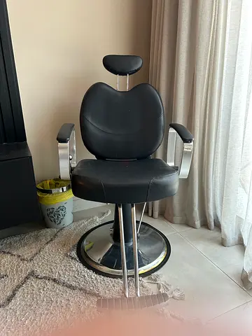 Adjustable Black Salon/Barber Chair with Headrest and Armrests