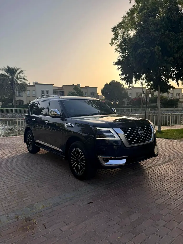 Nissan Patrol 2023 — photo 1 of 12