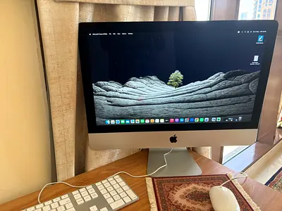 iMac 21.5” (Late 2015) – macOS + Windows (Bootcamp)