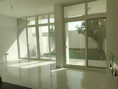 Luxury Spacious 3Bedrooms | Middle Unit | Single Row | Big Plot | For Rent