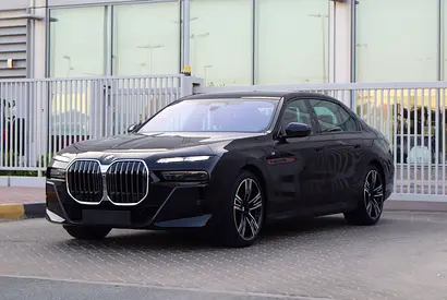 BMW 740i M Sport Model 2023 GCC Specs - Original Paint - Under Warranty