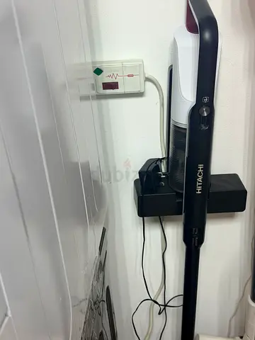 Hitachi cordless stick vacuum cleaner - good working condition