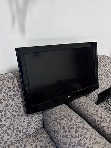 LG 32-inch Flat Panel TV - Good Working Condition