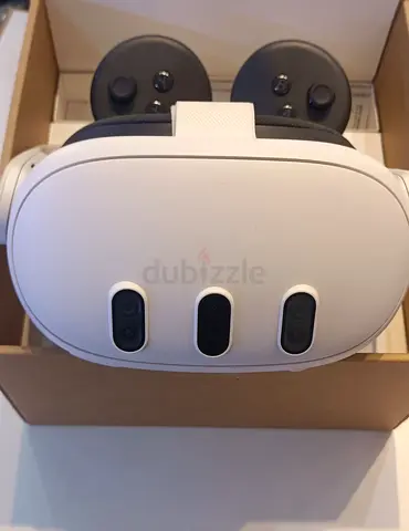 Meta (Oculus) Quest 3-style VR Headset with Controllers - Good Condition 512 gb