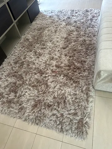 Beige Shaggy Area Rug - Cozy High-Pile Carpet