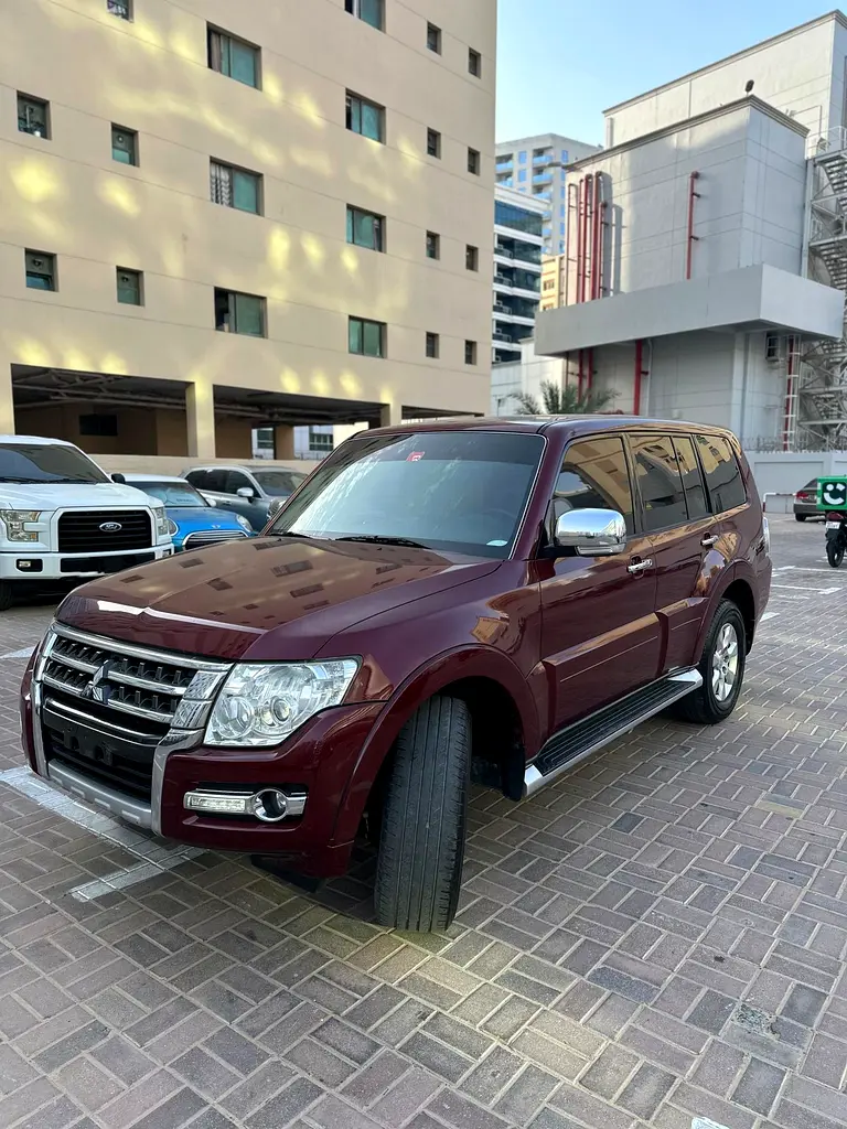 Mitsubishi Pajero 2016 — photo 1 of 20