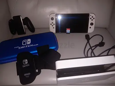 White Nintendo Switch OLED with dock, case, Joy-Con straps and Game card - Good condition