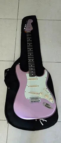 Squier classic vibe 60s stratocaster with custom shop fat 50s pickups