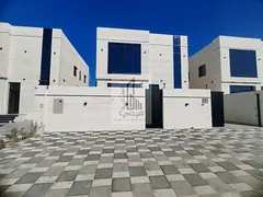 Modern villa with 4 master bedrooms in a strategic location