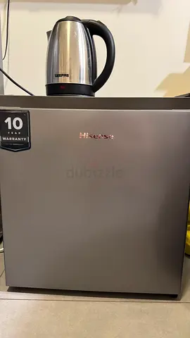 Hisense Compact Mini Fridge - Excellent Working Condition 60 L