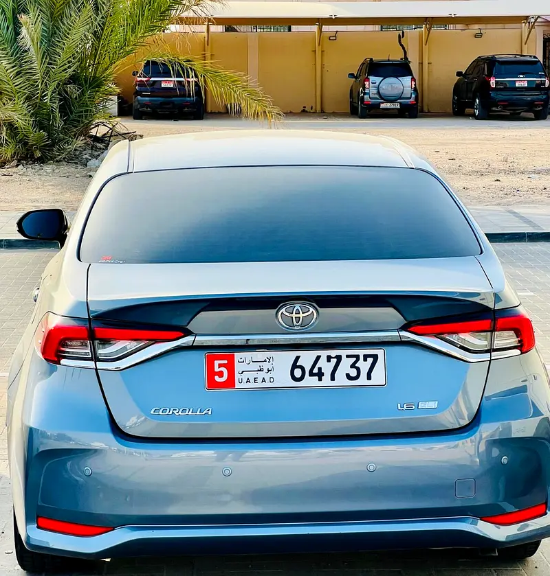 Toyota Corolla 2023 — photo 1 of 10