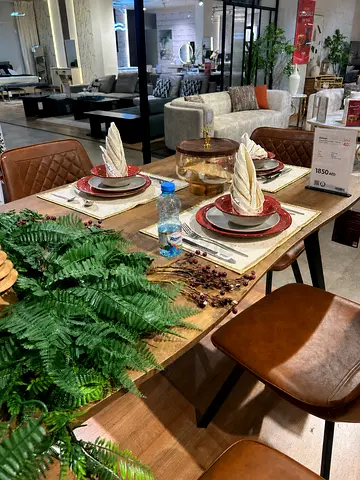 Dining Table 6 seaters