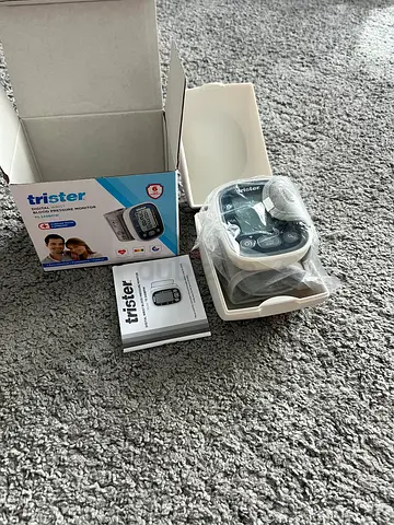 Trister blood pressure monitor
