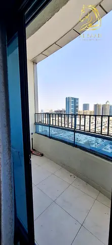 🏡 شقة 3 غرف وصالة للإيجار السنوي | إطلالة على خور عجمان