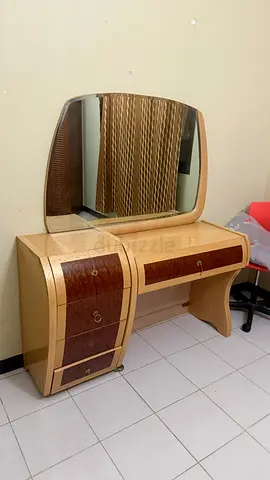 Bed Room Set available for best price