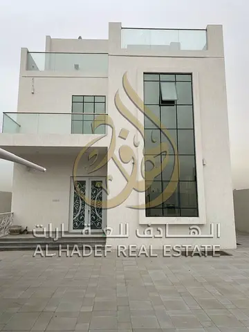 ✅ Brand New "First Tenant" Luxury Villa featuring state-of-the-art contemporary design. ✅ Massive total area of 5,500 Sq. Ft., offering boundless spa