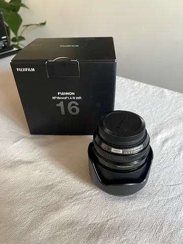 Fujifilm XF 16mm f/2.8 R WR Lens - Excellent Condition with Box