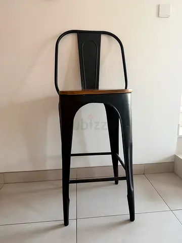 Set of 4 Industrial Bar Chairs – Metal Frame + Wooden Seat – Excellent Condition