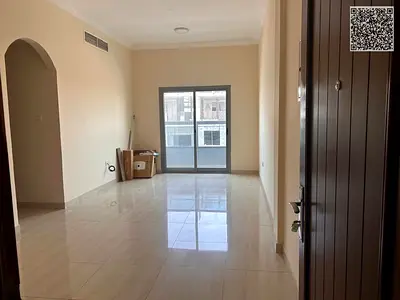 شقة غرفتين وصالة ببلكون تكييف مركزي مطبخ مجهز