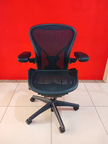 For selling Herman Miller Aeron classic chair. Good condition