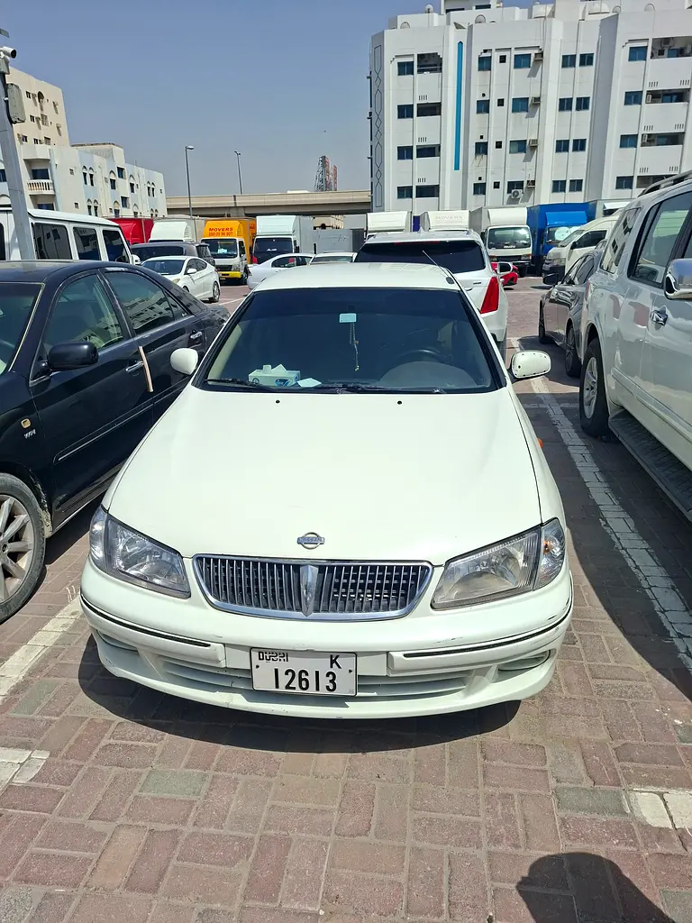 Nissan Sunny 2003 — photo 1 of 7