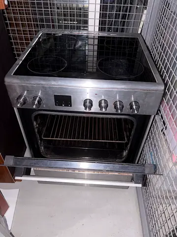 Electric freestanding oven with ceramic hob - used, good working condition