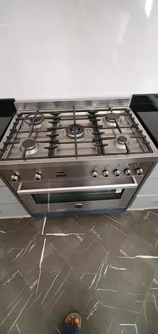 Bertazzoni gas electric Cooker 90x60cm Freestanding like new