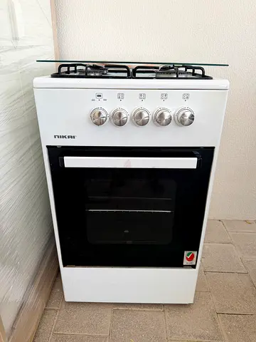 Nikai 4 Burner Gas stove with Oven