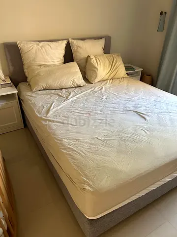 Tailor Made Bed Frame  Double Side Simmons Matteress  Used few times for guests room like new