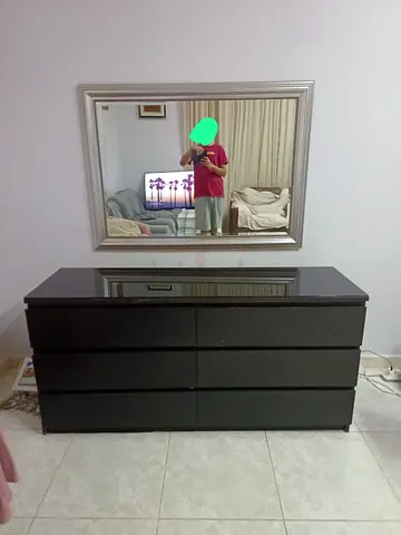 Modern 6-Drawer Dressing Table with Glass Top and Silver Mirror (Selling Quick)