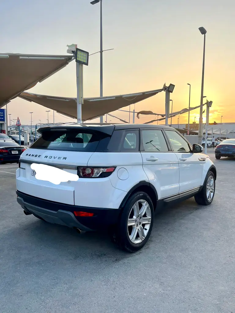 Land Rover Range Rover Evoque 2015 — photo 1 of 20