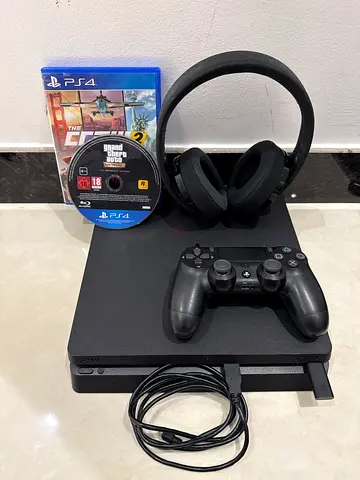 PS4 Slim with DualShock Controller, Headset and 1 Game (Good Condition)