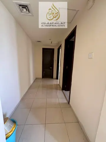 شقة غرفة وصالة للإيجار في الشارقة منطقة السور موقع مميز بجوار محطة الجبيل مع نظام دفع مرن قريبه من جميع الخدمات