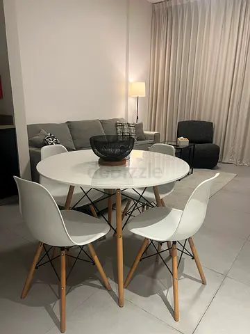 Round White Dining Table with 4 Modern Chairs - Brand new