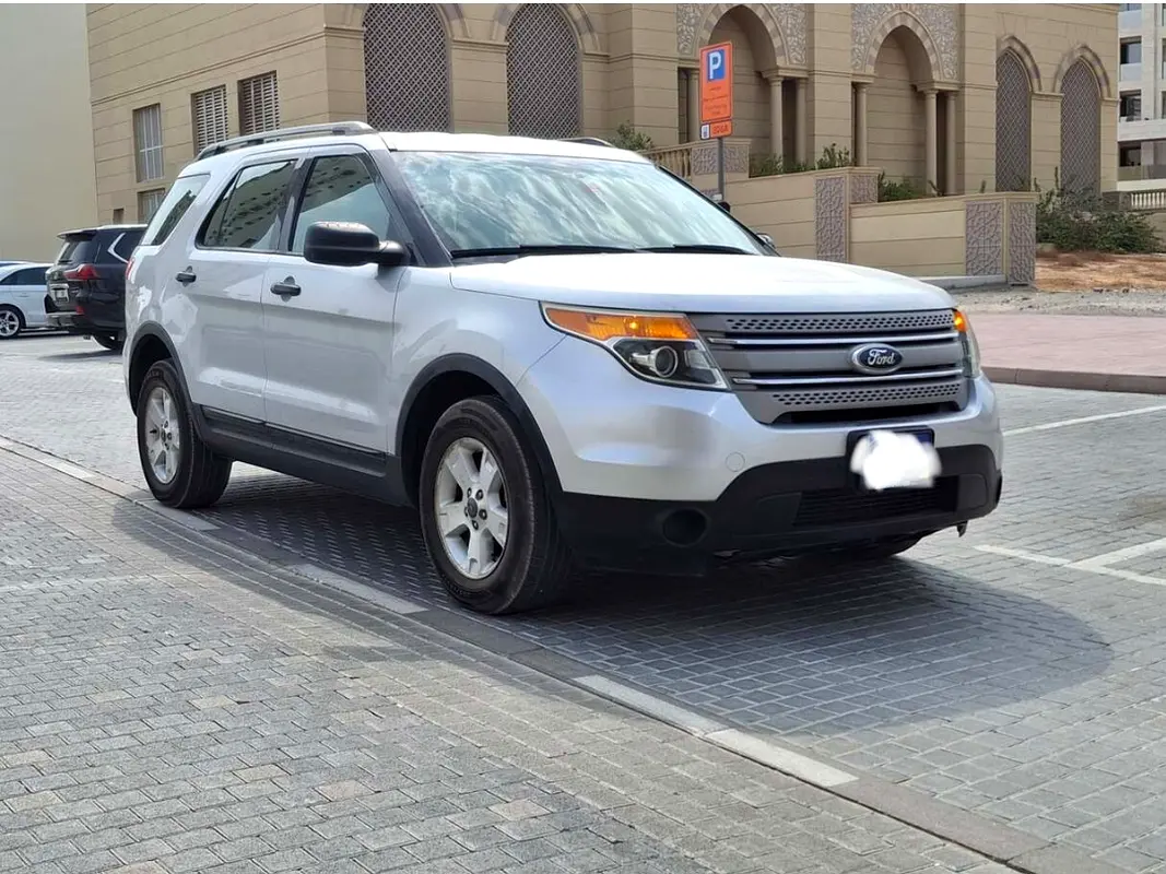 Ford Explorer 2013 — photo 1 of 10