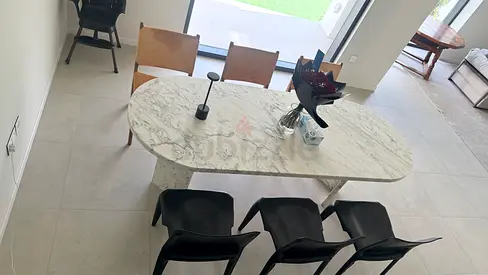 Elegant Oval dining table