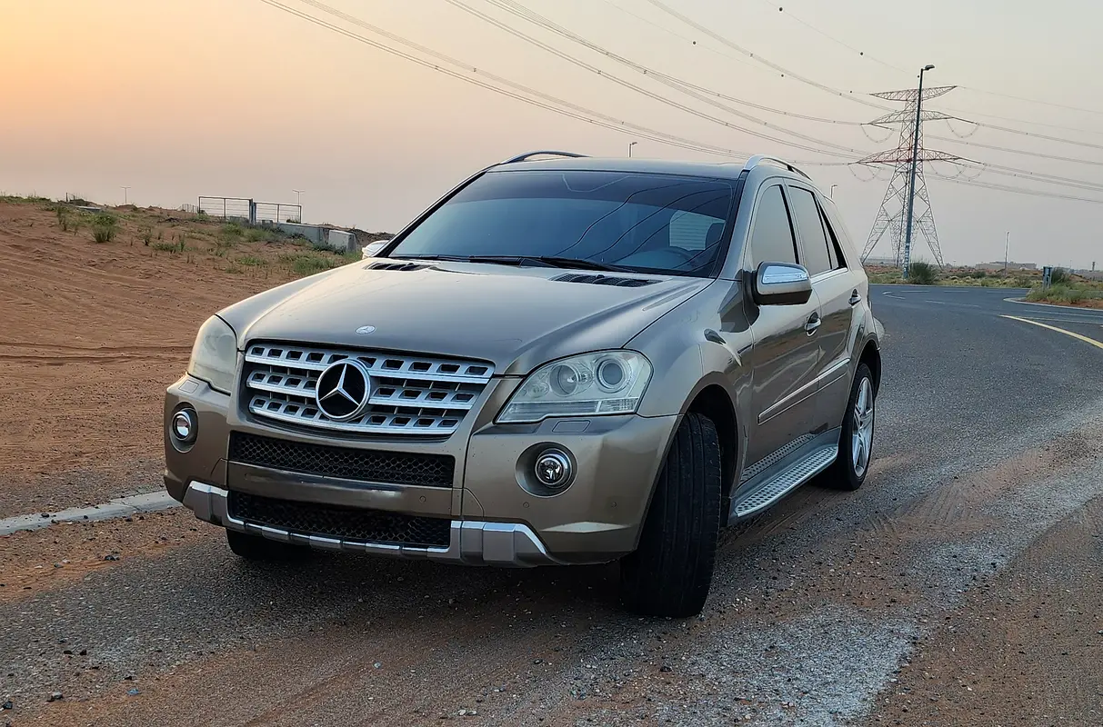 Mercedes-Benz M-Class 2010 — photo 1 of 9