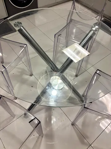 Round Glass Dining Table with Clear Acrylic Chairs (Set)