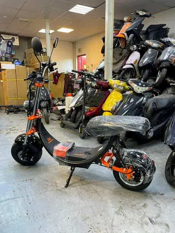 KUGOO C2 PRO ELECTRIC E SCOOTER NOW AVAILABLE BUY NOW WITH GOOD SPEED AND RANGE MODERN DESIGHN