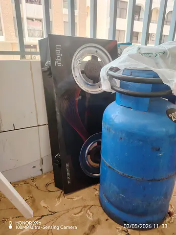 Gas cylinder with regulator stove 100% good working