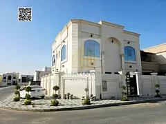 Includes water, electricity, and AC - 3 floors - Excellent location